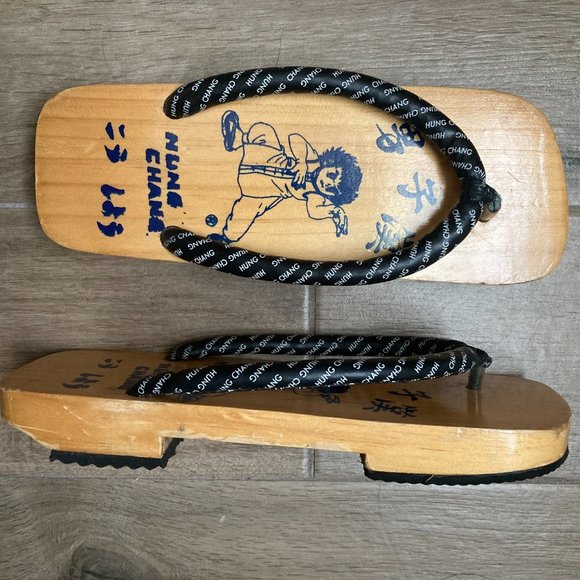 Wooden Kung Fu Sandals - Picture 2 of 5
